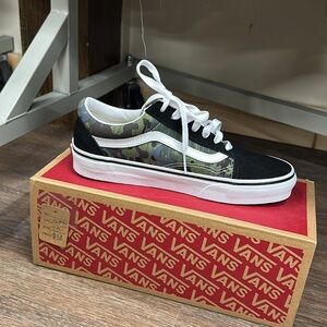 Vans old skool style shoes camo size 7.5 in women’s